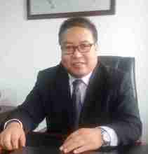 雷大学律师
