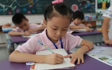 违反义务教育法构成犯罪吗