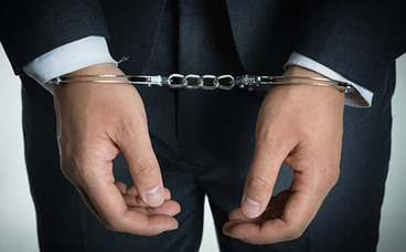 公司出纳职务侵占如何判刑